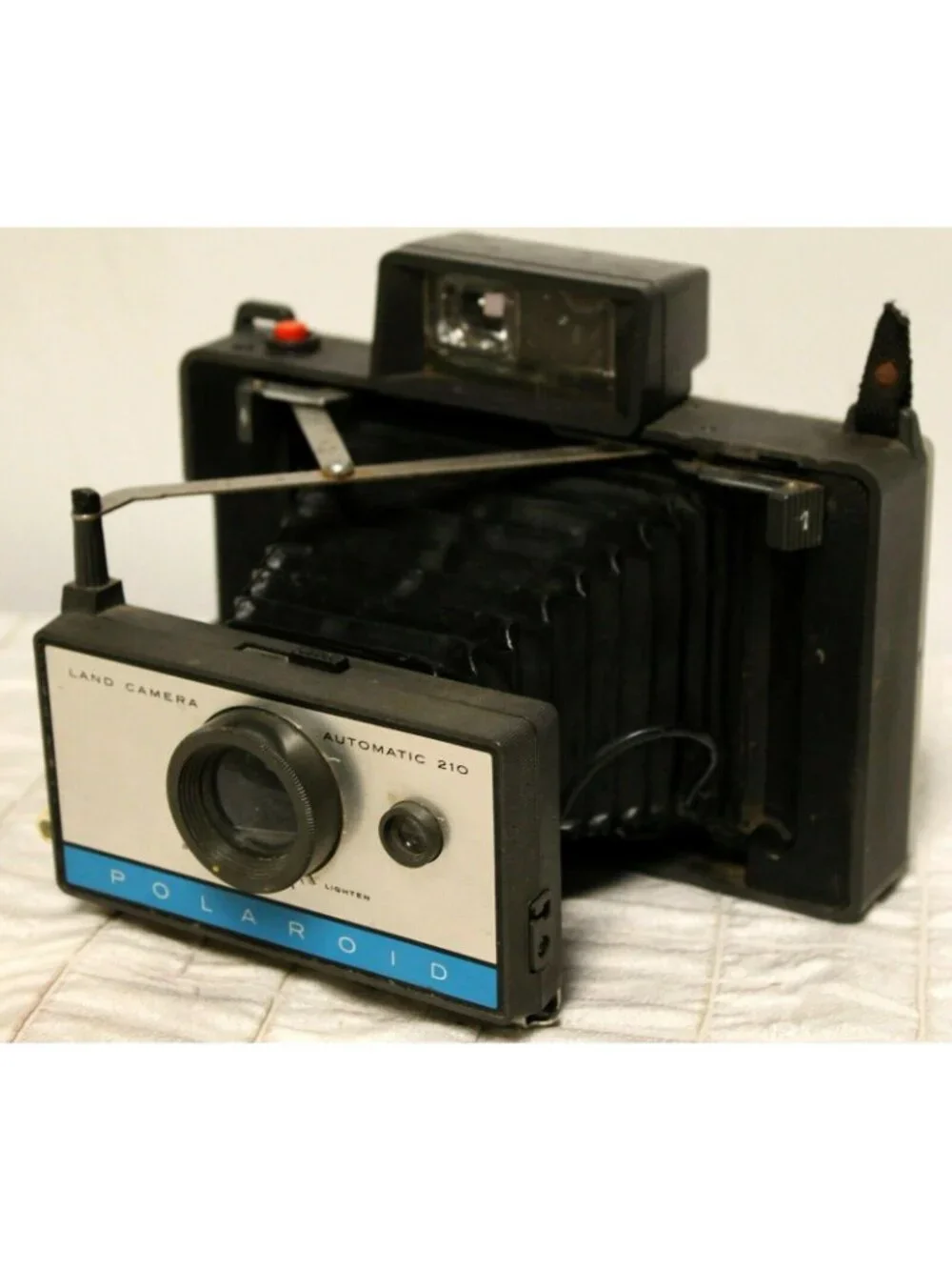 Polaroid Land Camera Automatic 210 UNTESTED Selling for Parts Only